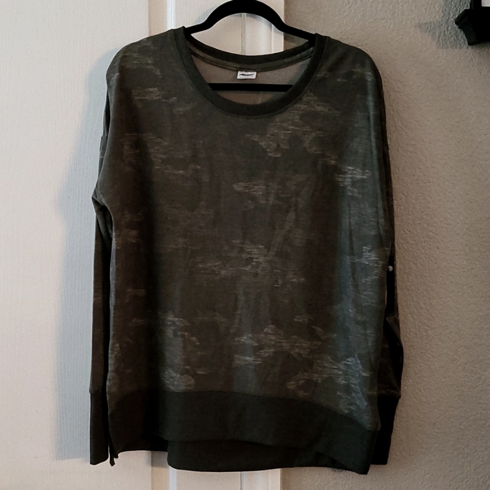 Avia. Work out soft camo  long-sleeved crew neck shirt